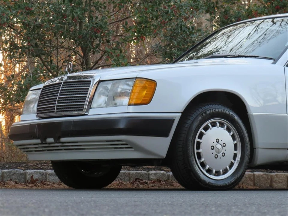 1990 Mercedes-Benz W124 E-Class - Image 19 of 31