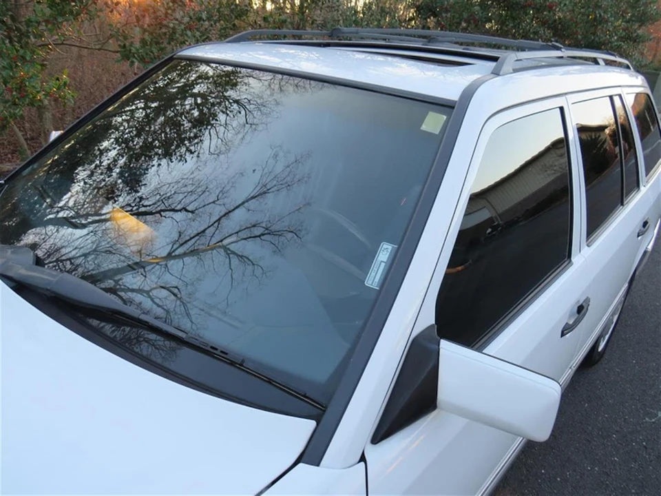 1990 Mercedes-Benz W124 E-Class - Image 28 of 31