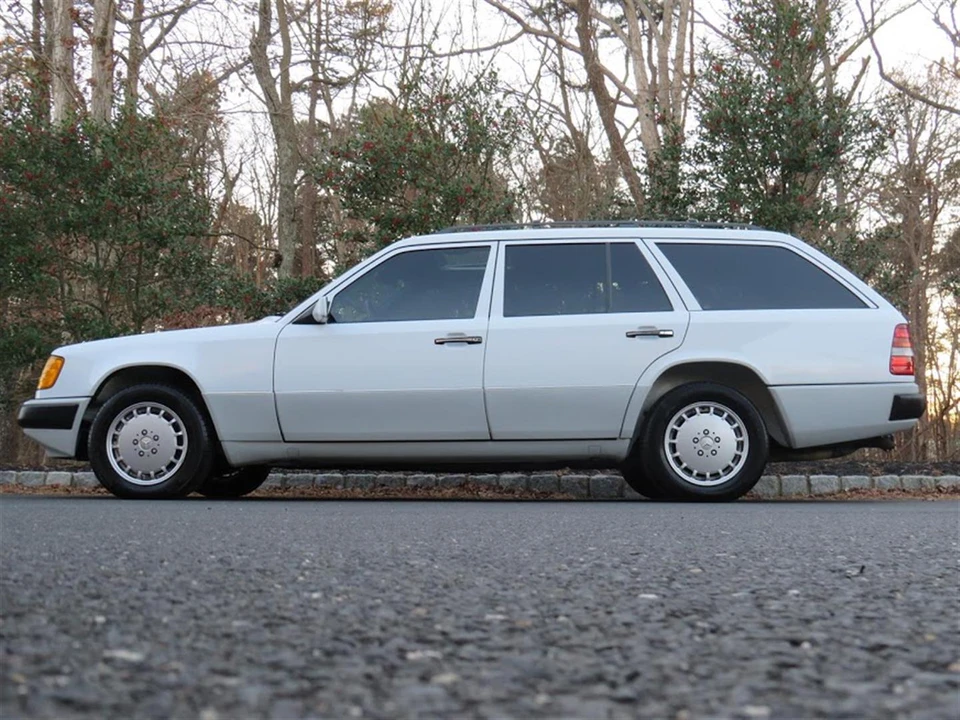 1990 Mercedes-Benz W124 E-Class - Image 4 of 31