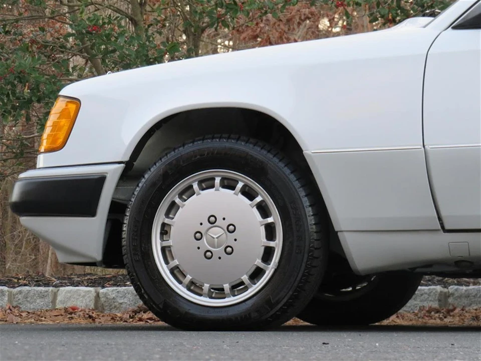 1990 Mercedes-Benz W124 E-Class - Image 26 of 31