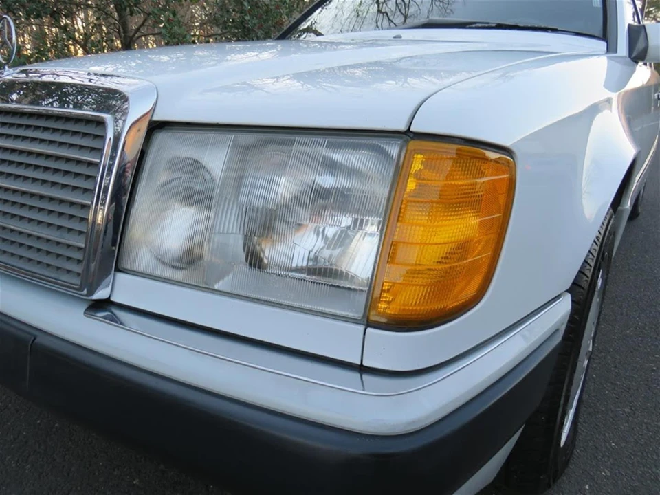 1990 Mercedes-Benz W124 E-Class - Image 23 of 31