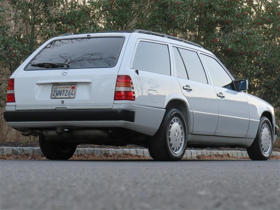 1990 Mercedes-Benz W124 E-Class - Image 9 of 31