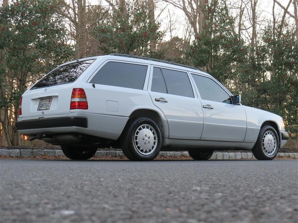 1990 Mercedes-Benz W124 E-Class - Image 10 of 31