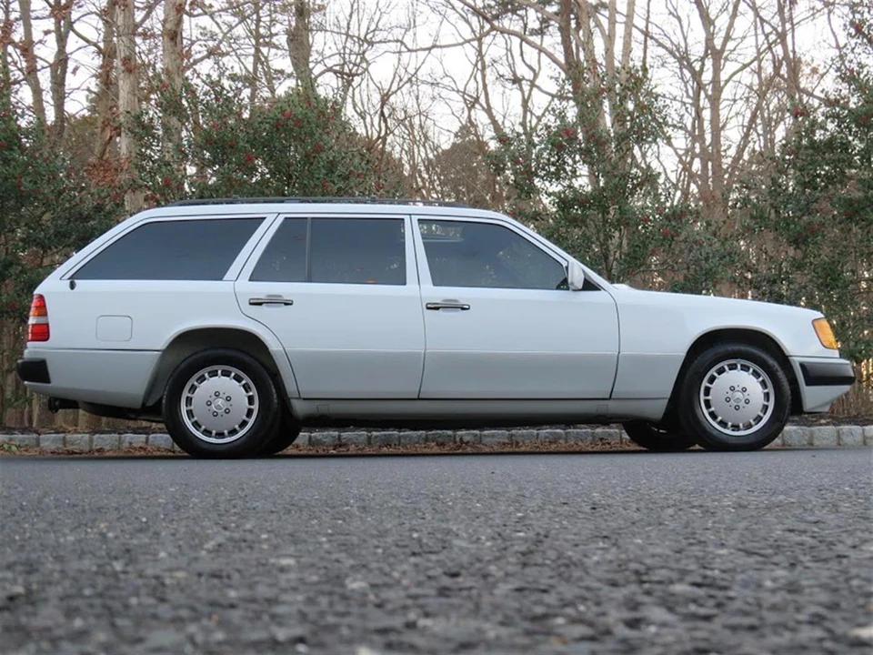 1990 Mercedes-Benz W124 E-Class - Image 11 of 31