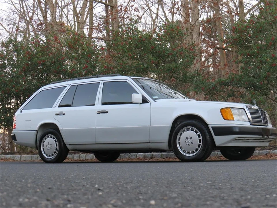 1990 Mercedes-Benz W124 E-Class - Image 12 of 31