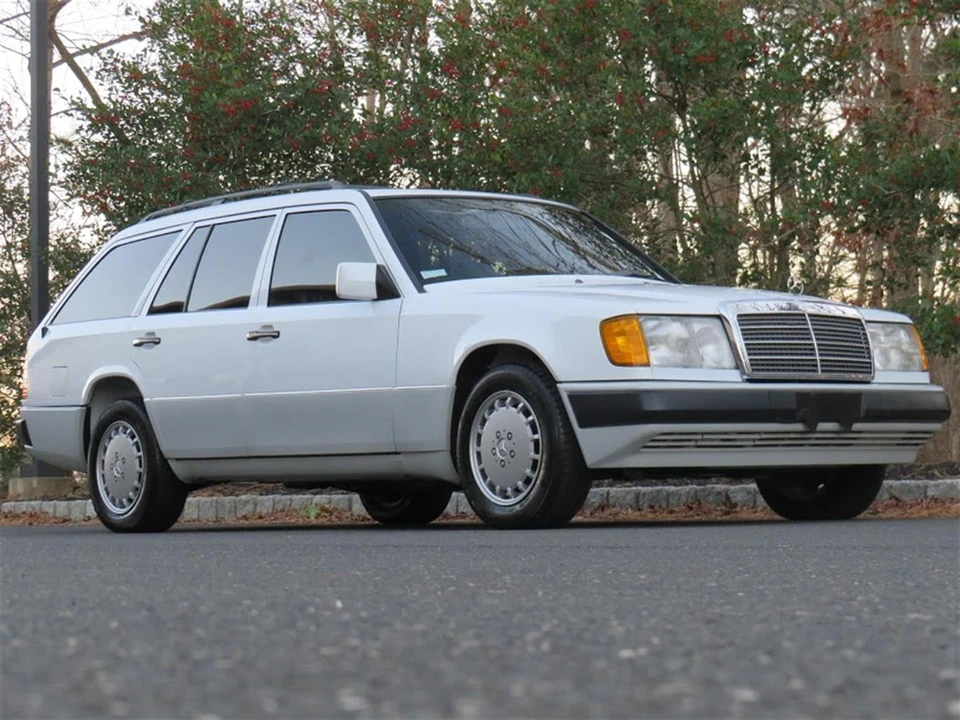 1990 Mercedes-Benz W124 E-Class - Image 13 of 31