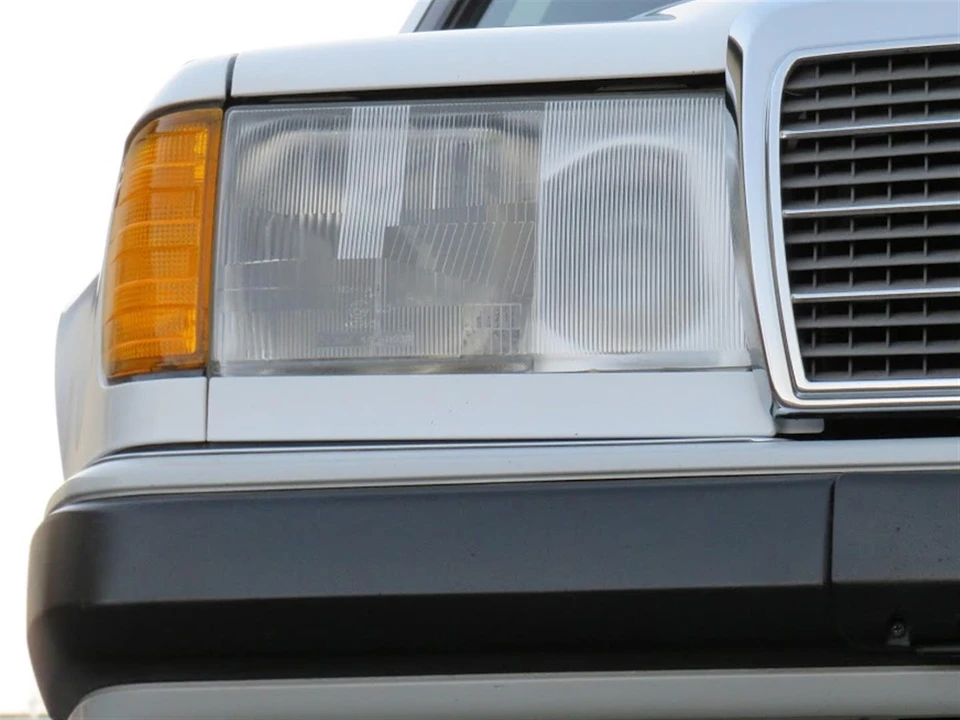 1990 Mercedes-Benz W124 E-Class - Image 16 of 31