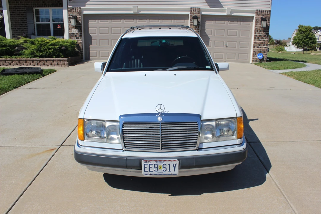 1990 Mercedes-Benz W124 E-Class - Image 11 of 31