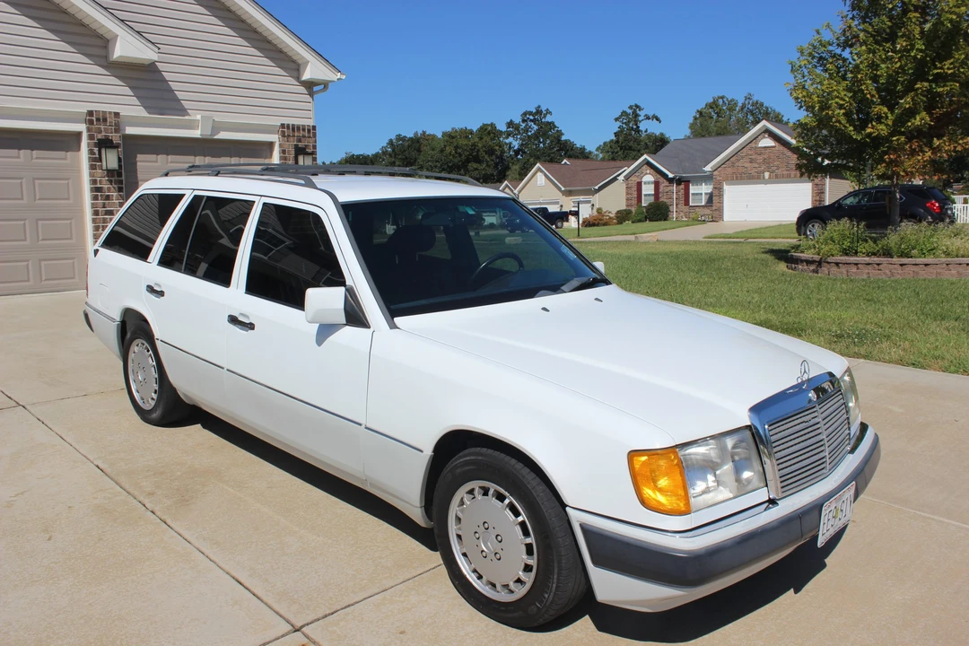 1990 Mercedes-Benz W124 E-Class - Image 5 of 31