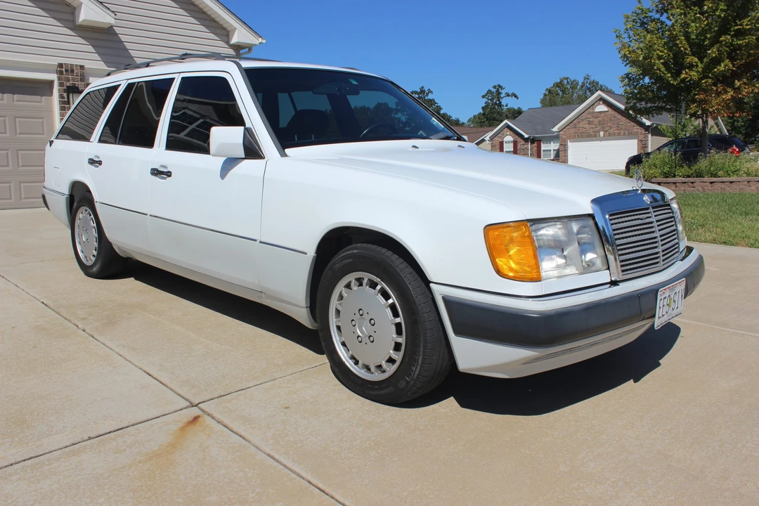 1990 Mercedes-Benz W124 E-Class - Image 4 of 31