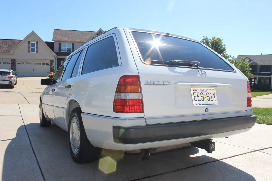 1990 Mercedes-Benz W124 E-Class - Image 28 of 31