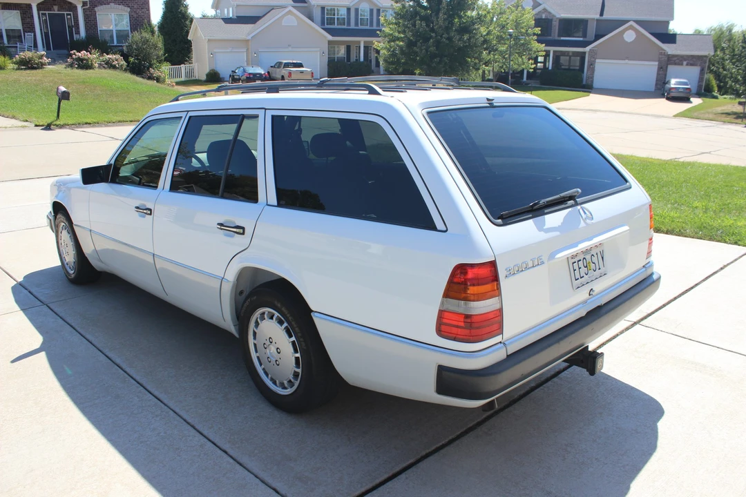 1990 Mercedes-Benz W124 E-Class - Image 27 of 31