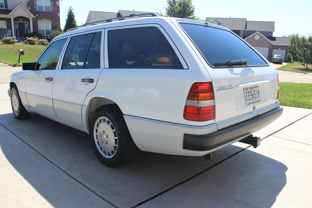 1990 Mercedes-Benz W124 E-Class - Image 26 of 31