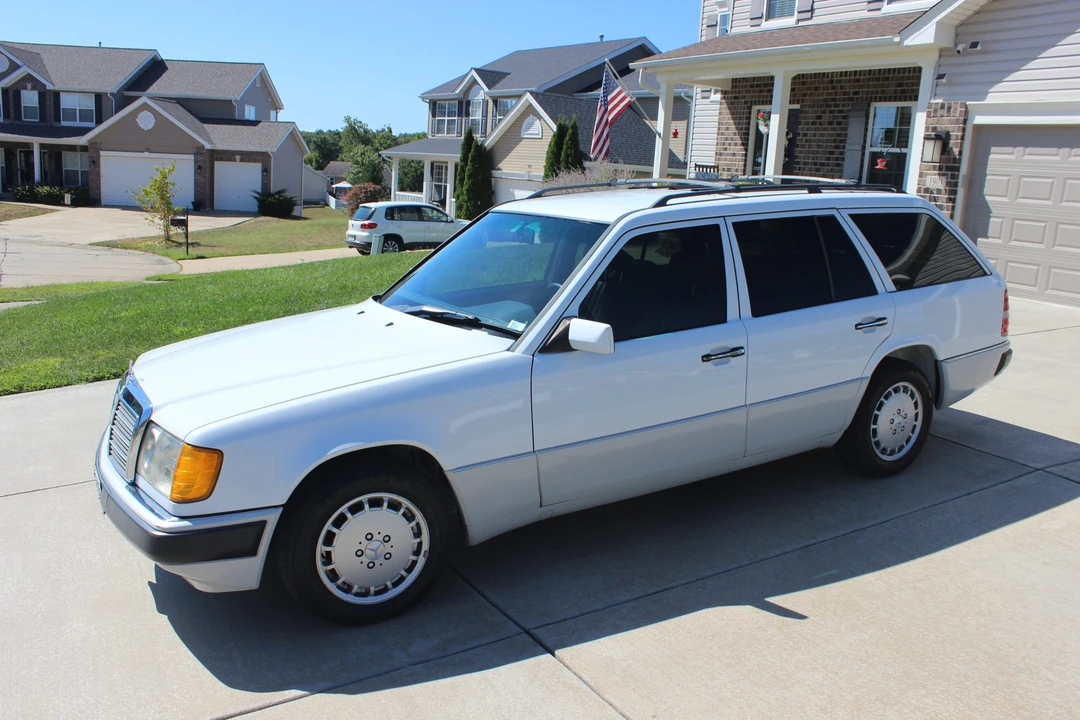 1990 Mercedes-Benz W124 E-Class - Image 20 of 31