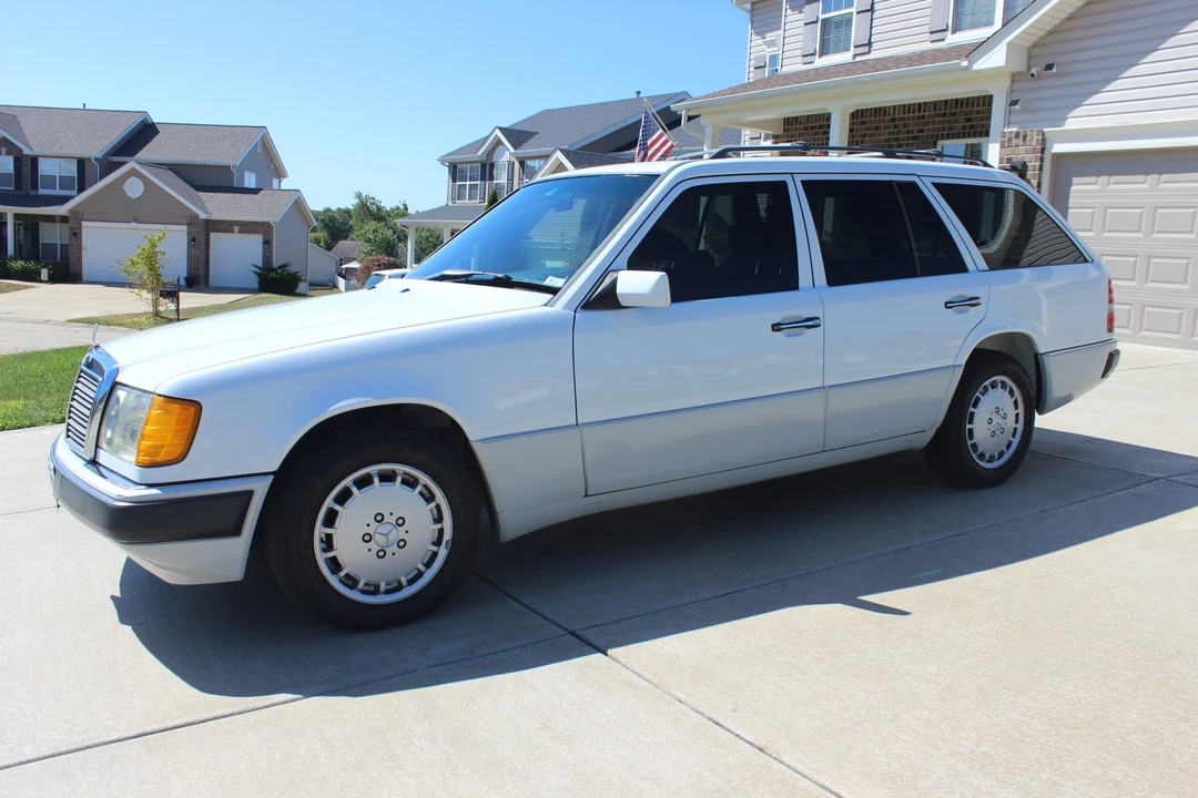 1990 Mercedes-Benz W124 E-Class - Image 19 of 31