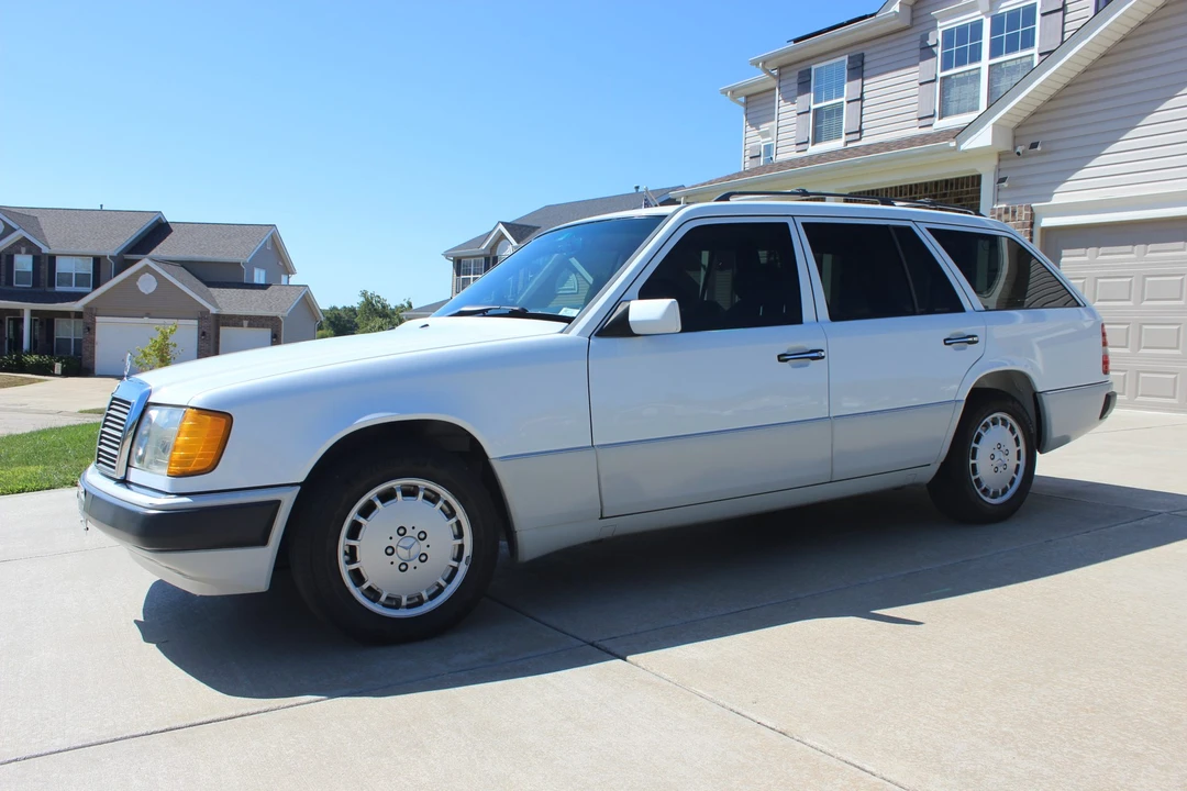 1990 Mercedes-Benz W124 E-Class - Image 18 of 31