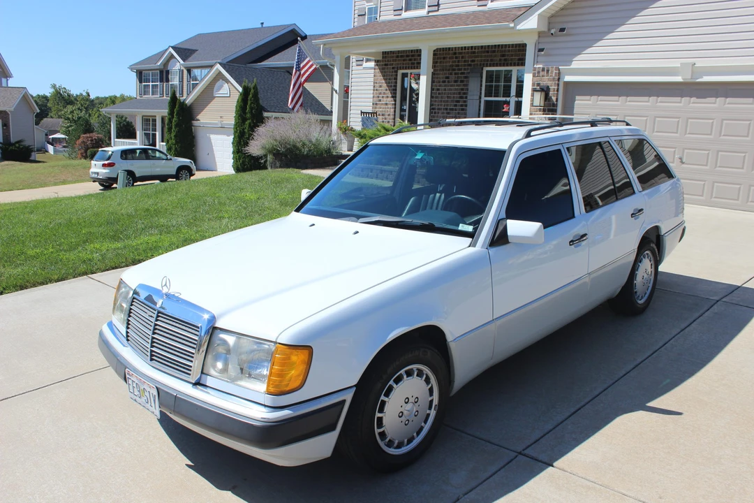 1990 Mercedes-Benz W124 E-Class - Image 17 of 31