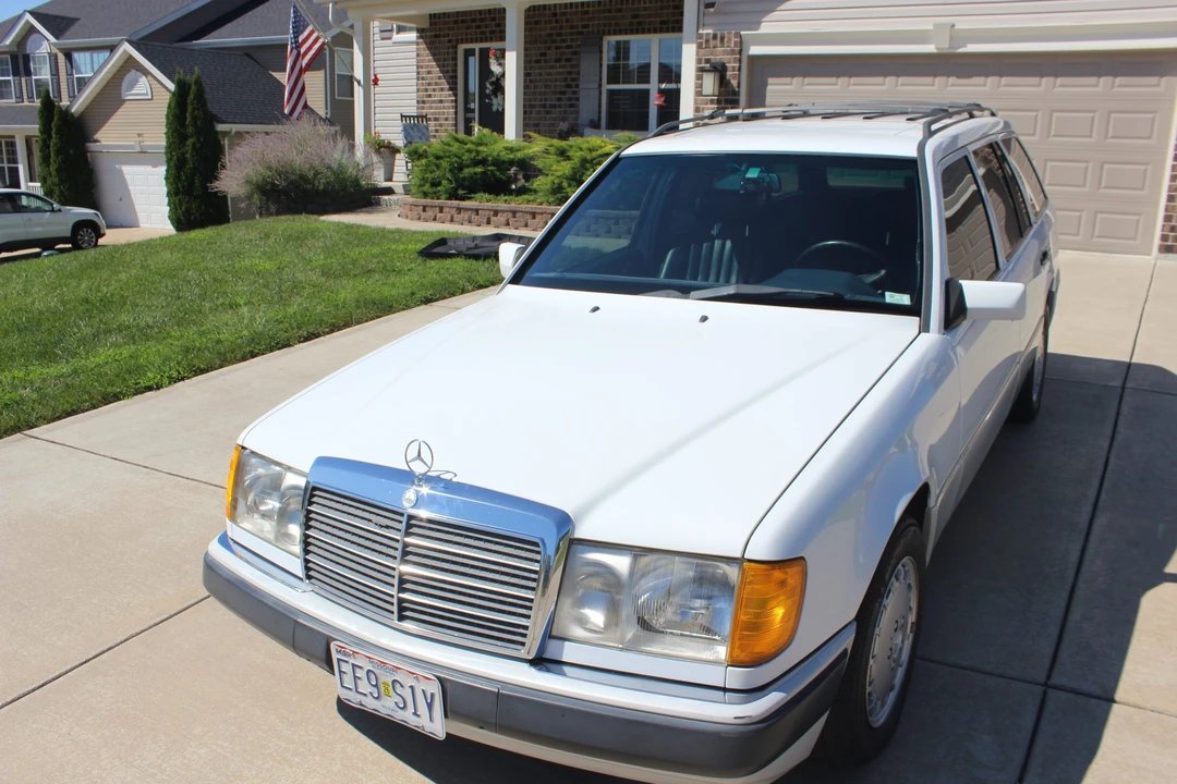 1990 Mercedes-Benz W124 E-Class - Image 14 of 31