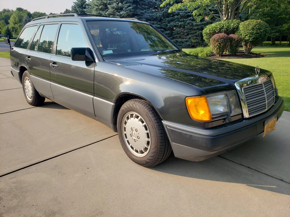 1990 Mercedes-Benz W124 E-Class - Image 11 of 31