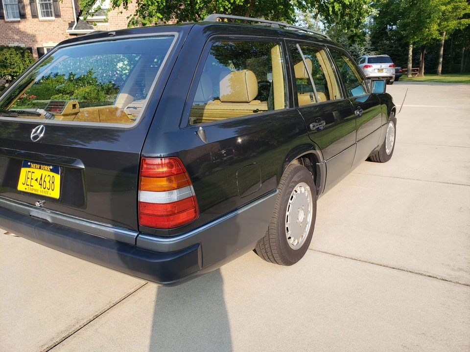 1990 Mercedes-Benz W124 E-Class - Image 22 of 31