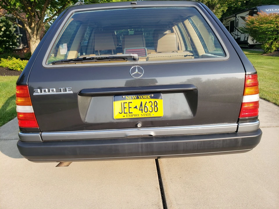 1990 Mercedes-Benz W124 E-Class - Image 23 of 31