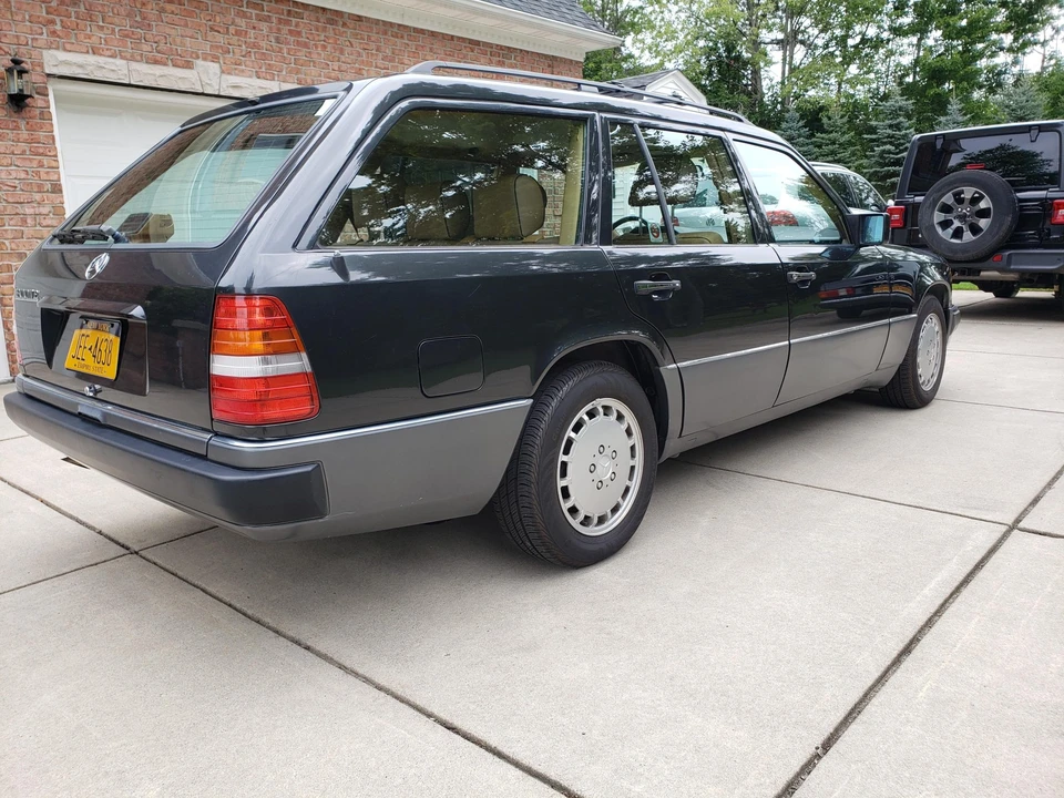 1990 Mercedes-Benz W124 E-Class - Image 19 of 31