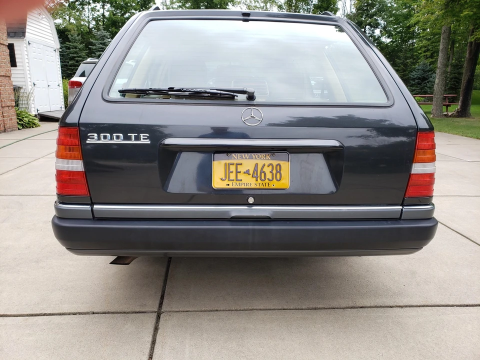 1990 Mercedes-Benz W124 E-Class - Image 25 of 31