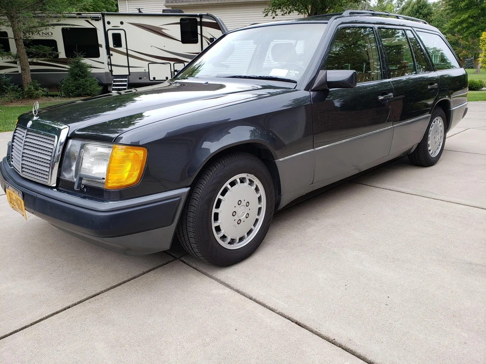 1990 Mercedes-Benz W124 E-Class - Image 4 of 31