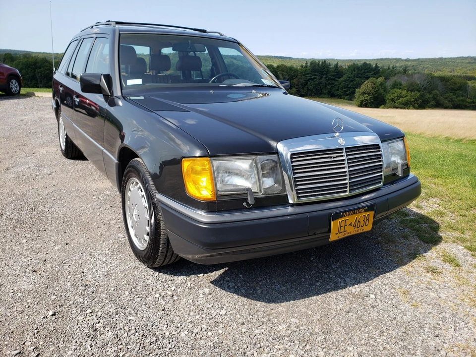 1990 Mercedes-Benz W124 E-Class - Image 10 of 31