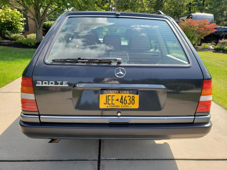 1990 Mercedes-Benz W124 E-Class - Image 24 of 31