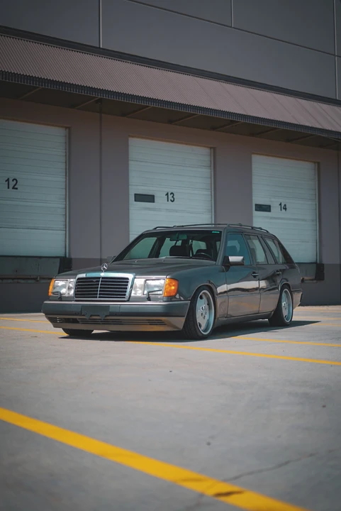 1990 Mercedes-Benz W124 E-Class - Image 12 of 31