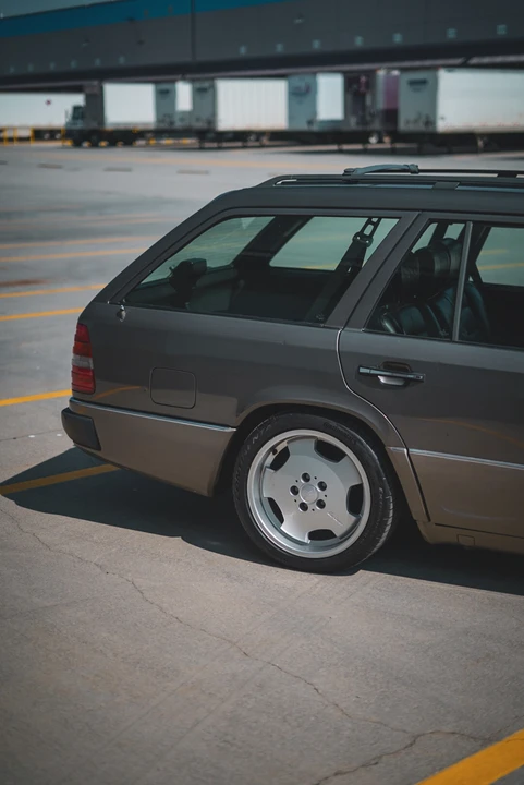 1990 Mercedes-Benz W124 E-Class - Image 24 of 31