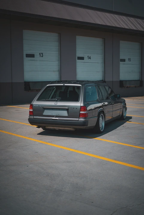 1990 Mercedes-Benz W124 E-Class - Image 18 of 31