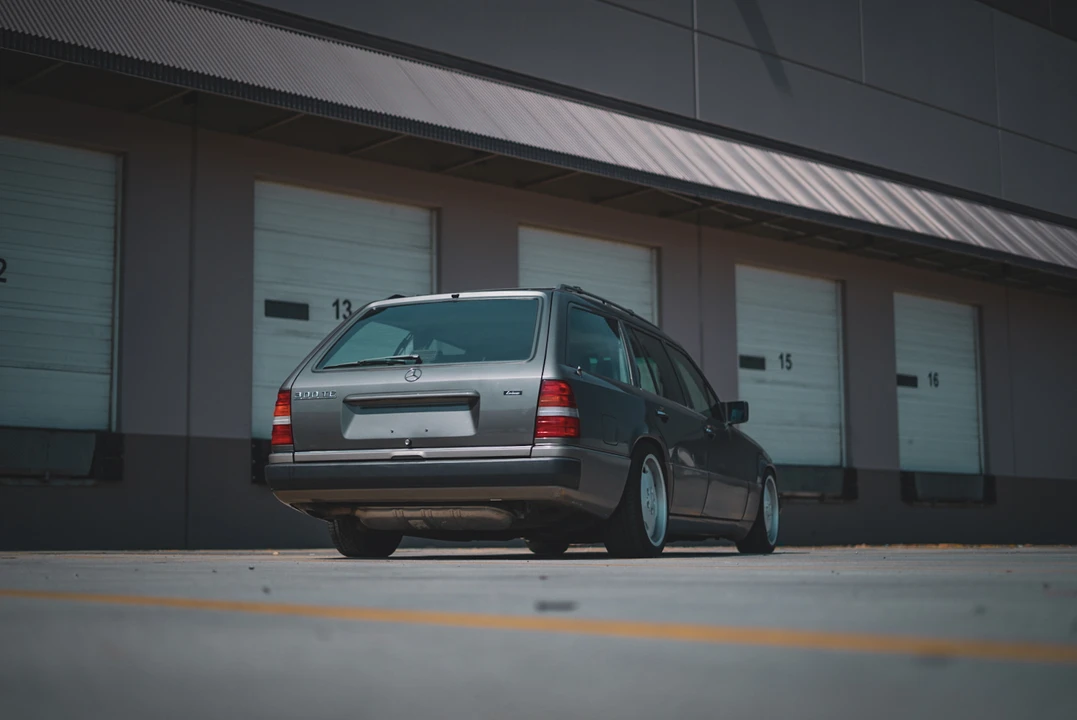 1990 Mercedes-Benz W124 E-Class - Image 19 of 31