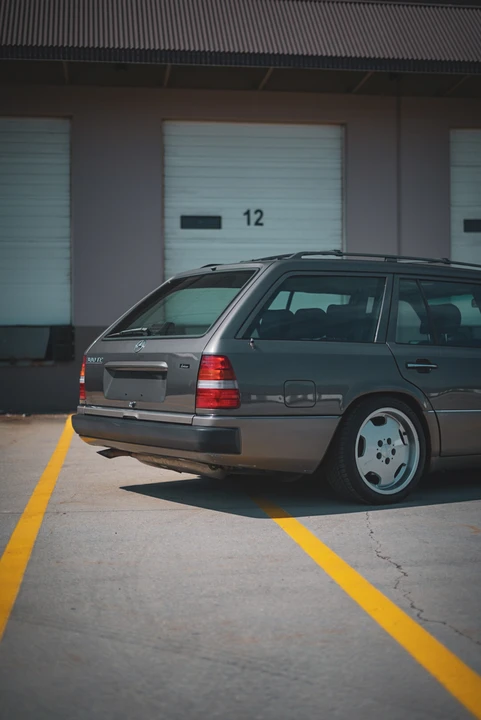 1990 Mercedes-Benz W124 E-Class - Image 23 of 31