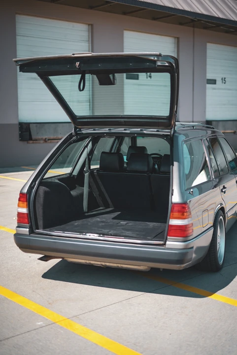 1990 Mercedes-Benz W124 E-Class - Image 30 of 31