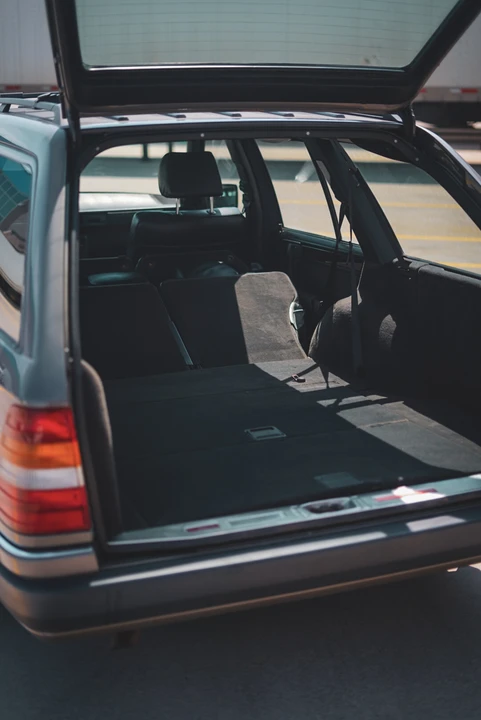 1990 Mercedes-Benz W124 E-Class - Image 31 of 31