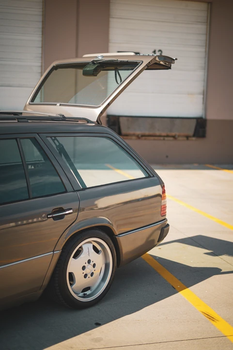 1990 Mercedes-Benz W124 E-Class - Image 29 of 31
