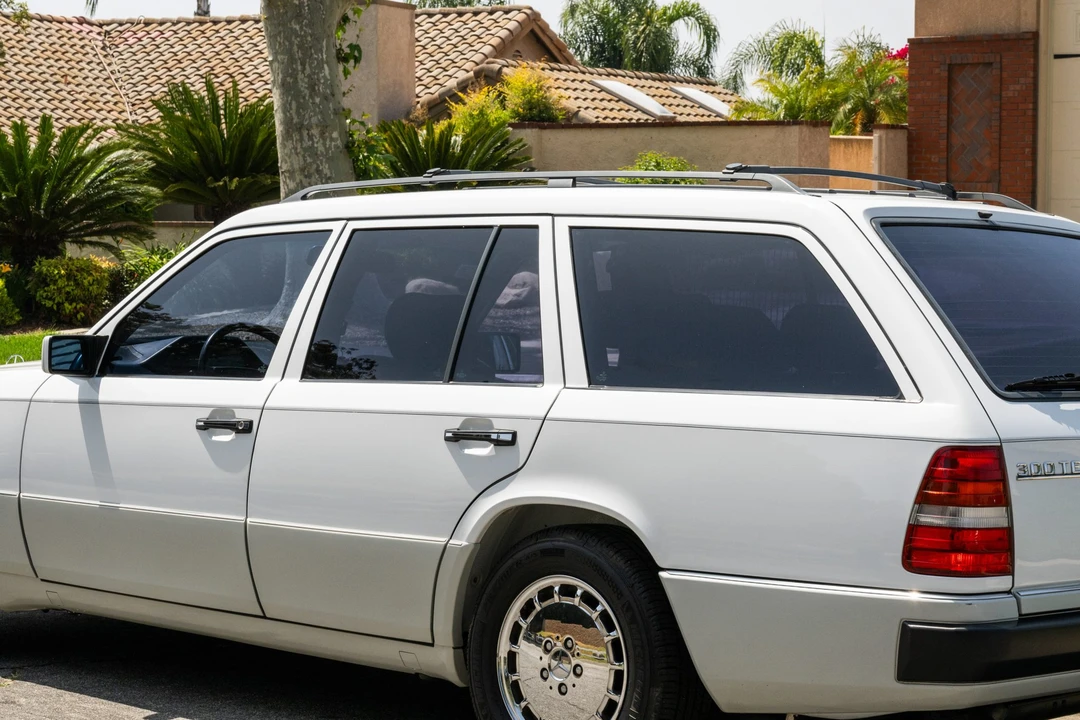 1990 Mercedes-Benz W124 E-Class - Image 22 of 31