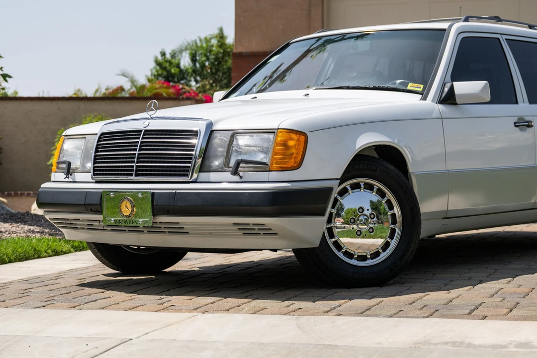 1990 Mercedes-Benz W124 E-Class - Image 14 of 31