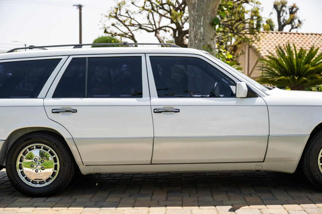 1990 Mercedes-Benz W124 E-Class - Image 17 of 31