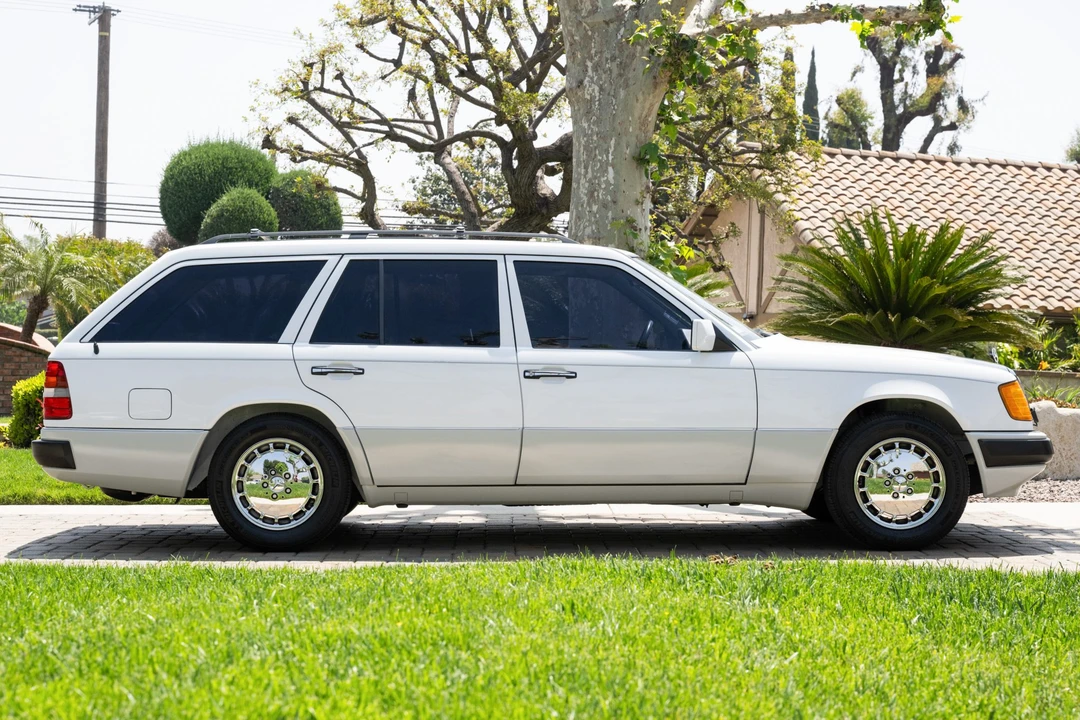 1990 Mercedes-Benz W124 E-Class - Image 4 of 31