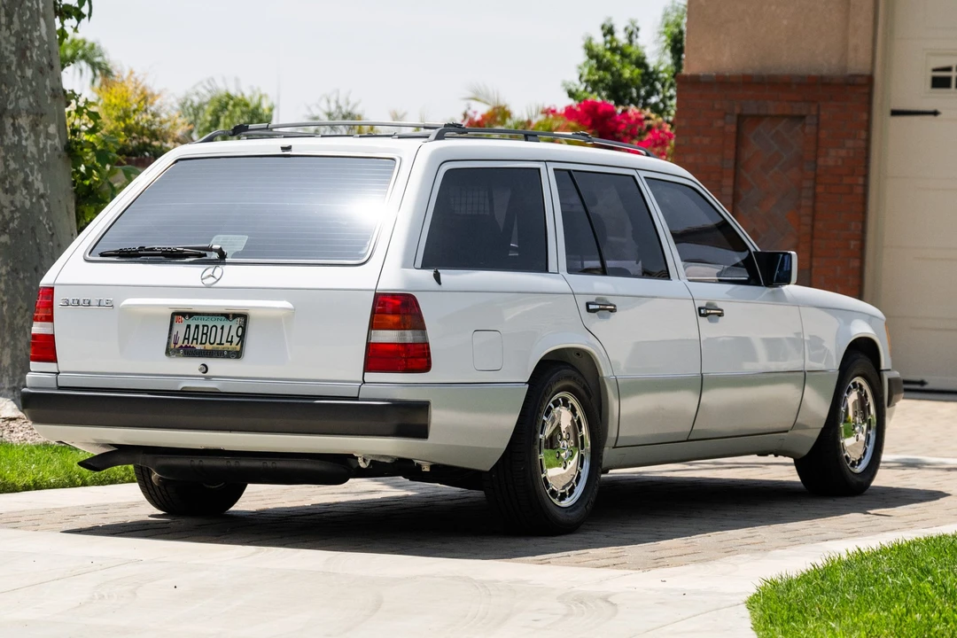 1990 Mercedes-Benz W124 E-Class - Image 5 of 31