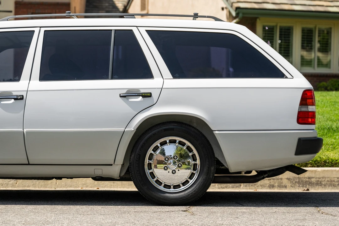 1990 Mercedes-Benz W124 E-Class - Image 16 of 31