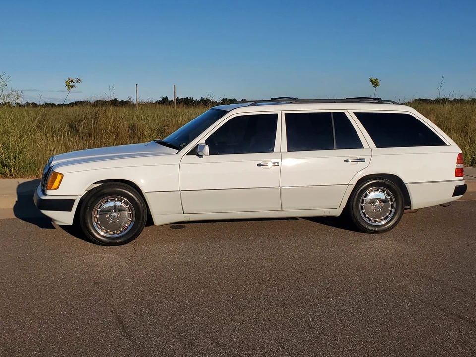 1990 Mercedes-Benz W124 E-Class - Image 6 of 31