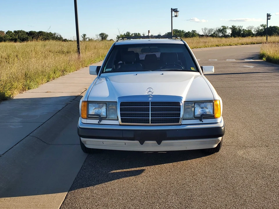 1990 Mercedes-Benz W124 E-Class - Image 3 of 31