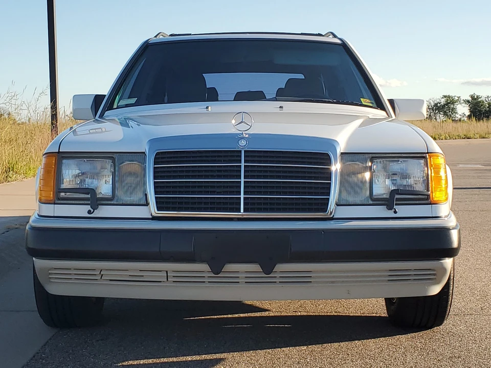 1990 Mercedes-Benz W124 E-Class - Image 4 of 31