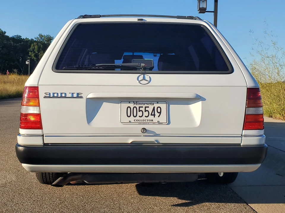 1990 Mercedes-Benz W124 E-Class - Image 8 of 31