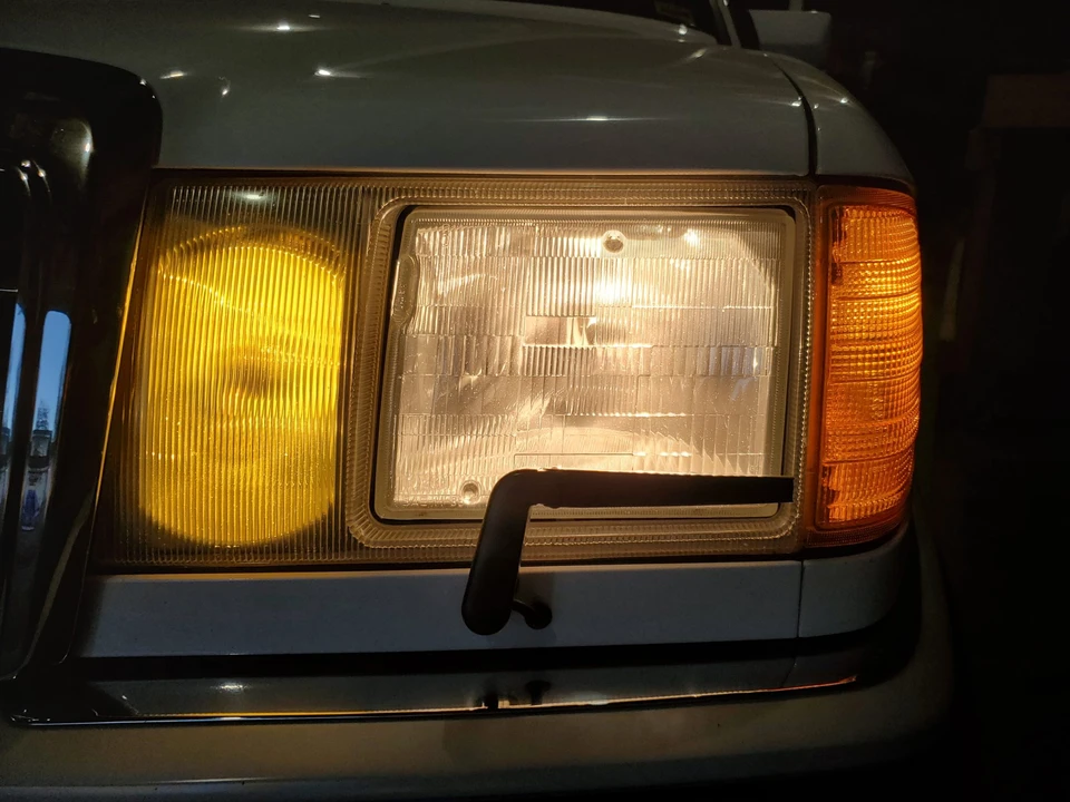 1990 Mercedes-Benz W124 E-Class - Image 17 of 31