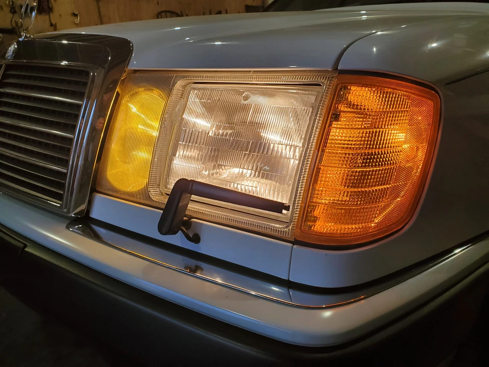 1990 Mercedes-Benz W124 E-Class - Image 18 of 31